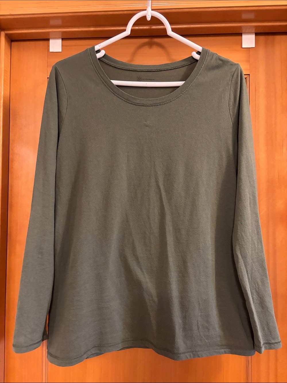 No Boundaries Olive Green Long-Sleeve Crewneck Top